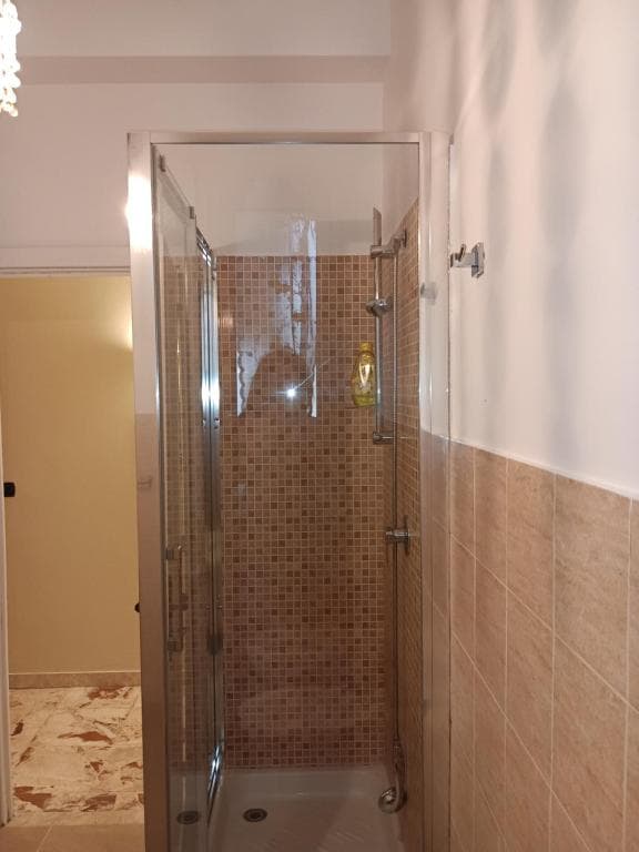 Secondo bagno - dettaglio